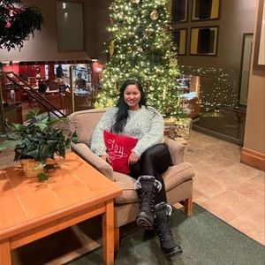 Meet your Posher, Ana